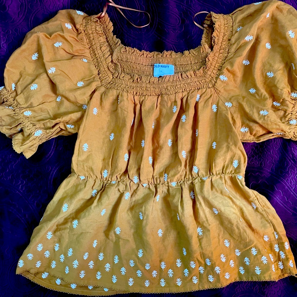 Mustard top